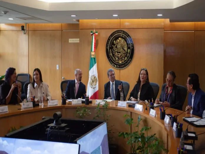 Monreal y consejeros electorales discuten la elección judicial 2028