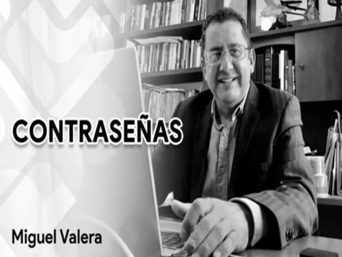 Conferencia sobre seguridad social en Veracruz David Fernández Dávalos habla sobre la seguridad social en Veracruz como un derecho humano