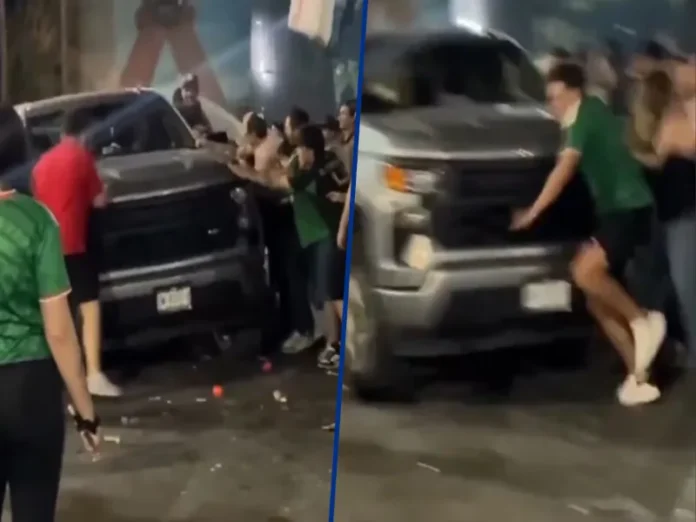 Aficionados de la Selección Mexicana celebran en las calles de la CDMX